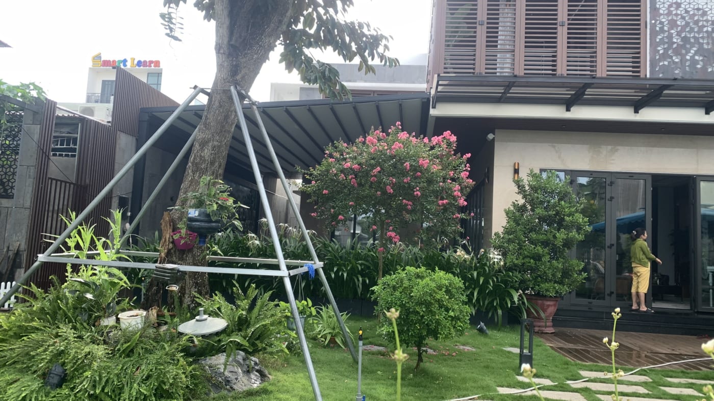 Thì công, chăm sóc sân vườn Châu Ổ huyện Bình Sơn 